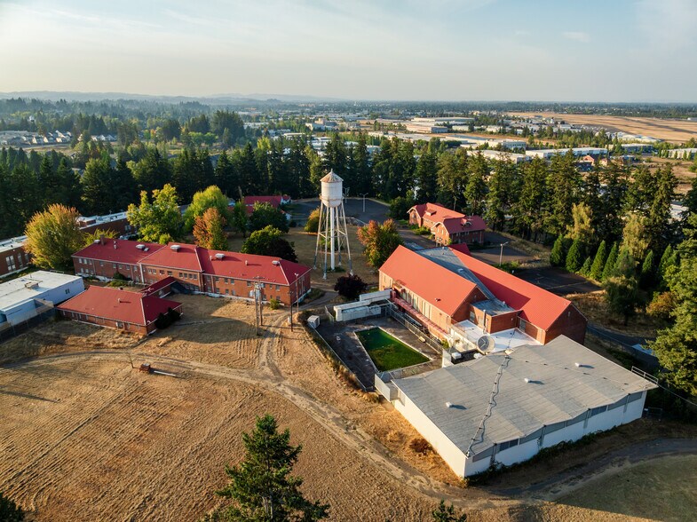 More Photos Of 2450 Strong Rd SE, Salem Correctional Facility For Sale