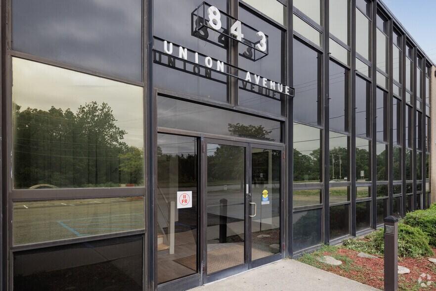 More Photos Of 843 Union Ave, New Windsor Township Office For Lease