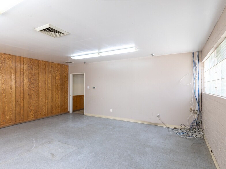 More Photos Of 1155 N McKinley Ave, Compton Warehouse For Sale