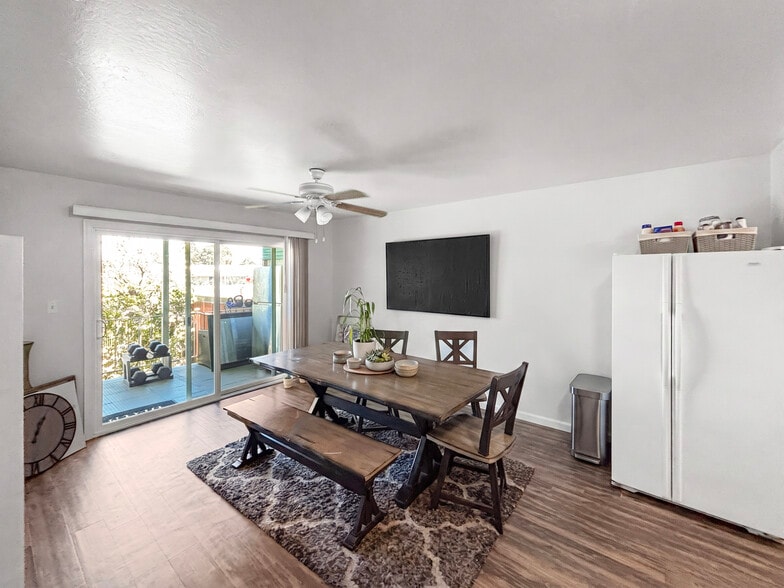 More Photos Of 2536 Grove Way, Castro Valley Apartments For Sale