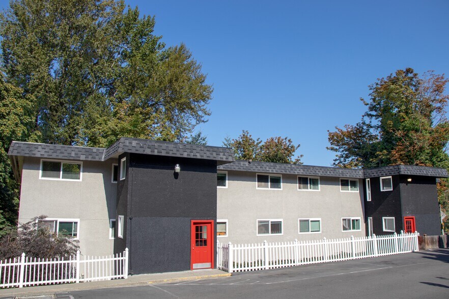 Primary Photo Of 14081 58th Ave S, Tukwila Apartments For Sale