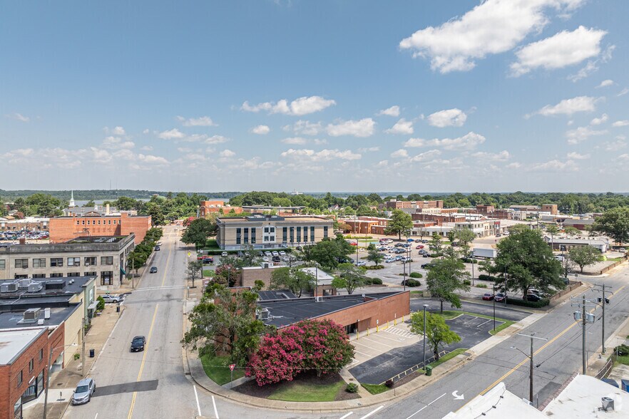 More Photos Of 101 E City Point Rd, Hopewell Bank For Sale