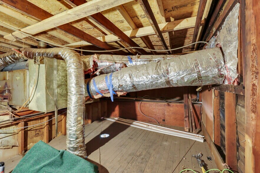 More Photos Of 11472 Broad St SW, Pataskala Bar For Lease