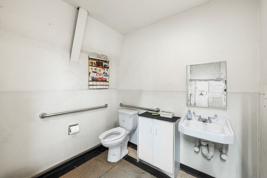 More Photos Of 990 S State Route 89, Chino Valley General Retail For Lease