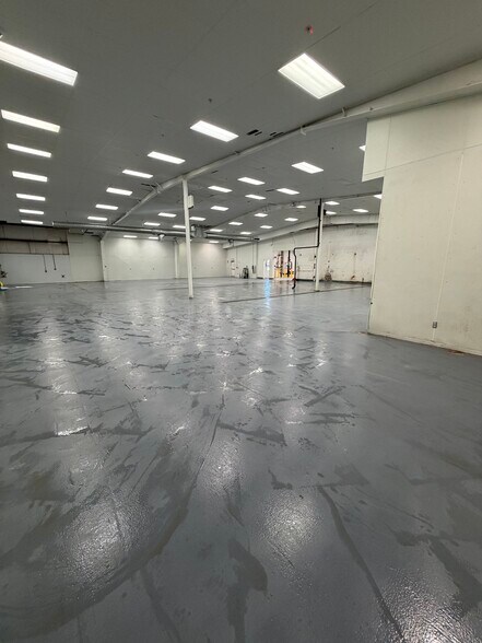 More Photos Of 150 E 400 N, Salem Manufacturing For Lease