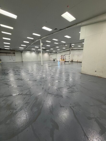 More Photos Of 150 E 400 N, Salem Manufacturing For Lease