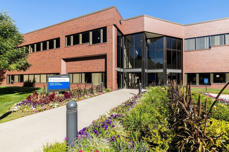 More Photos Of 6 Riverside Dr, Andover Research And Development For Lease