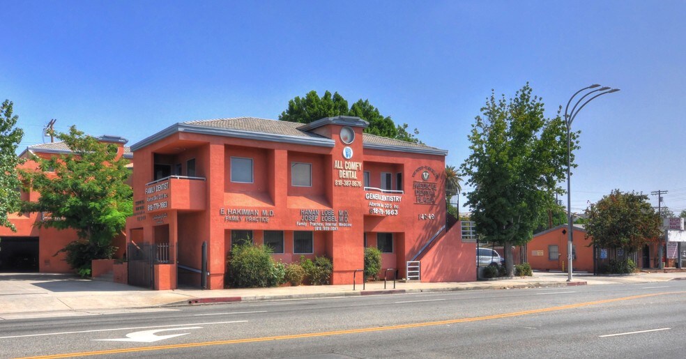 More Photos Of 14649 Victory Blvd, Van Nuys Medical For Lease