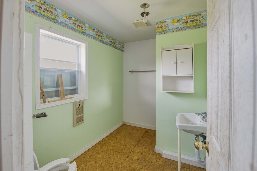 More Photos Of 7024 Hwy 6, Tobermory Storefront Retail Residential For Sale
