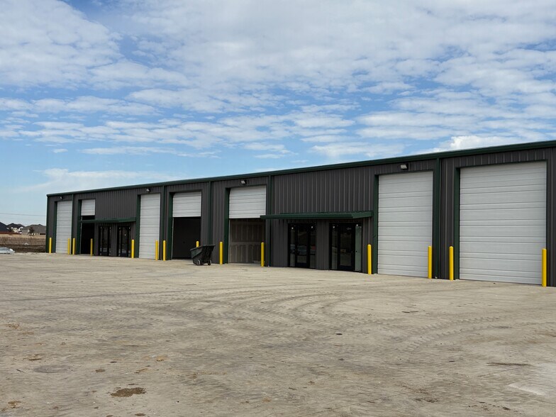 More Photos Of 6751 N FM 157, Venus Warehouse For Lease