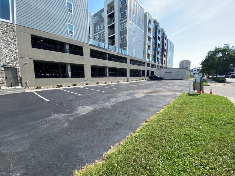 More Photos Of 3000 Baltic Ave, Virginia Beach Light Manufacturing For Sale