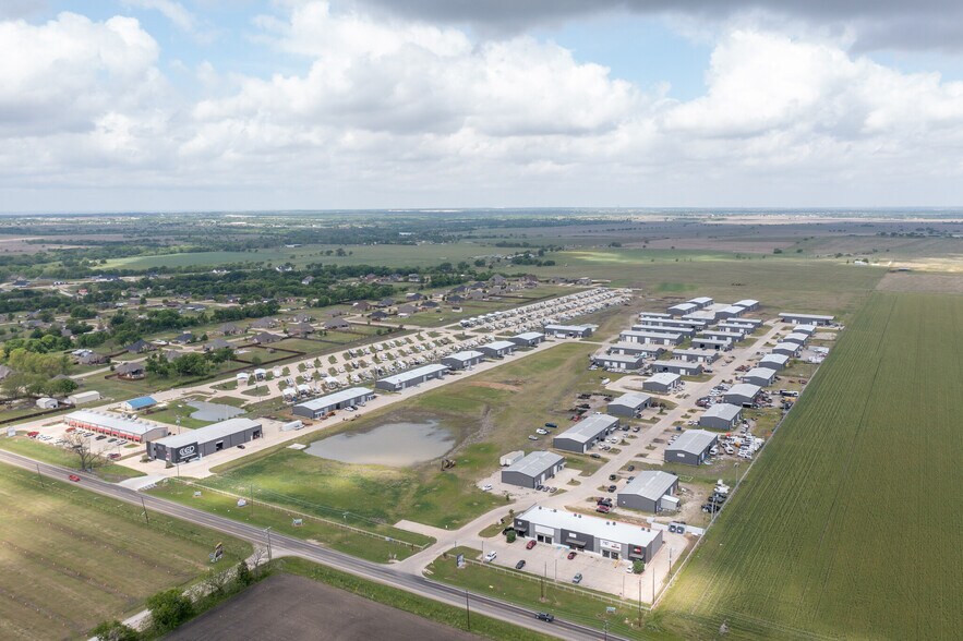 More Photos Of 000 Sales Dr, Waxahachie Warehouse For Lease