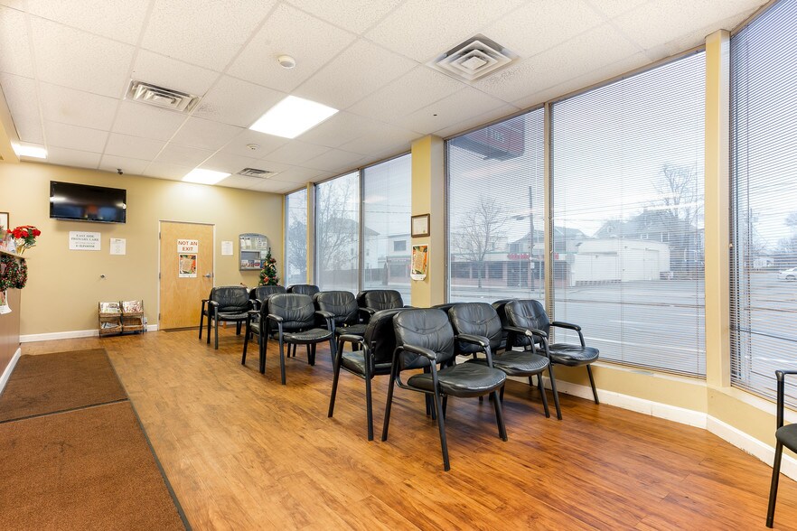 More Photos Of 1195 N Main St, Providence Medical For Lease