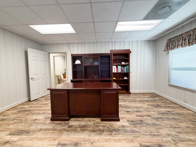 More Photos Of 2292 Lynch Mill Rd, Altavista Office For Lease