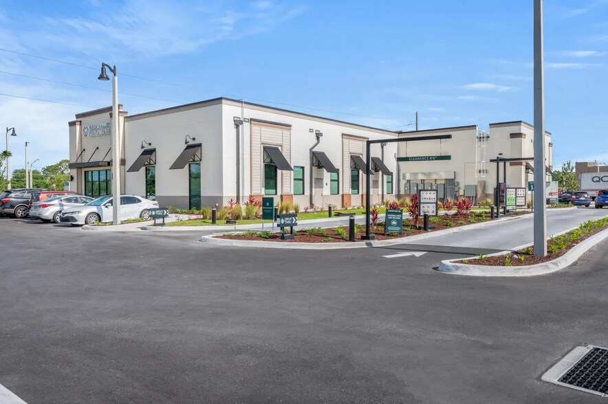 More Photos Of 1410 Burleigh Blvd, Tavares General Retail For Lease