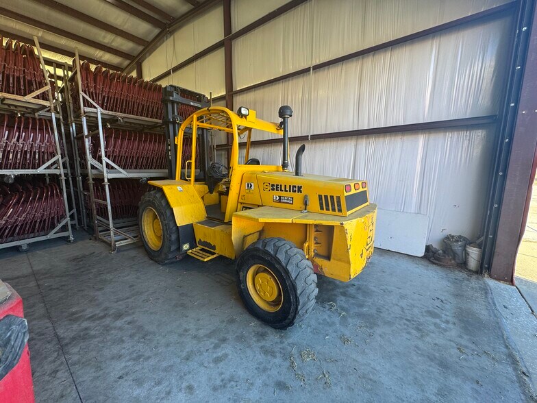 More Photos Of 10408 State Highway 64 E, Tyler Theater Concert Hall For Sale