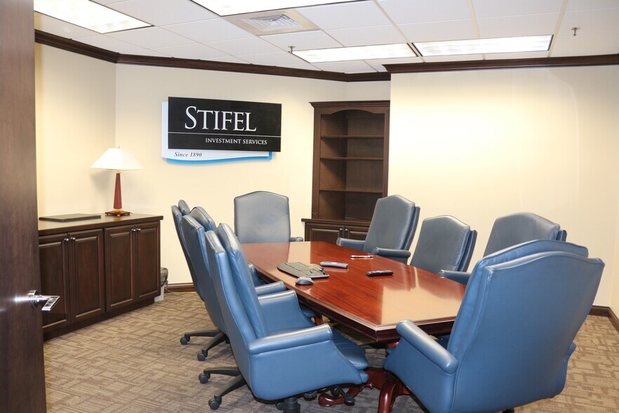 More Photos Of 3201 W White Oaks Dr, Springfield Office For Sale