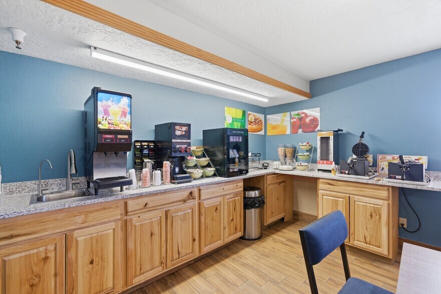 More Photos Of 626 W 1400 N, Beaver Hotel For Sale