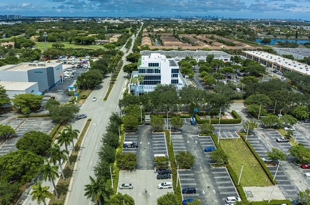 More Photos Of 10450 NW 33rd St, Doral Office For Sale
