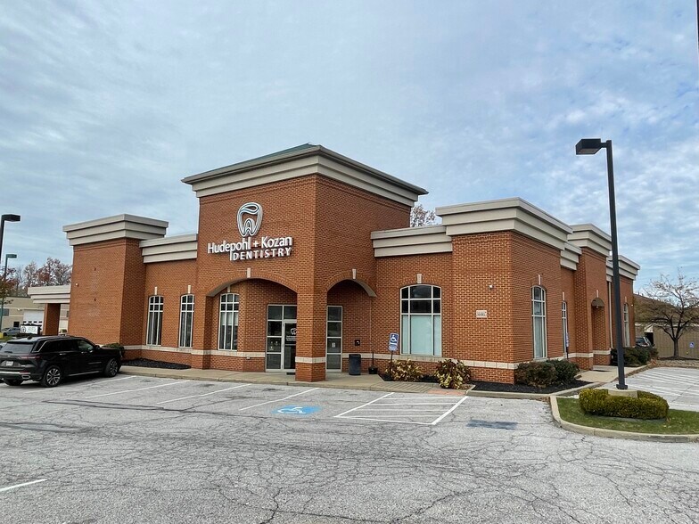 More Photos Of 34465 Euclid Ave, Willoughby General Retail For Lease