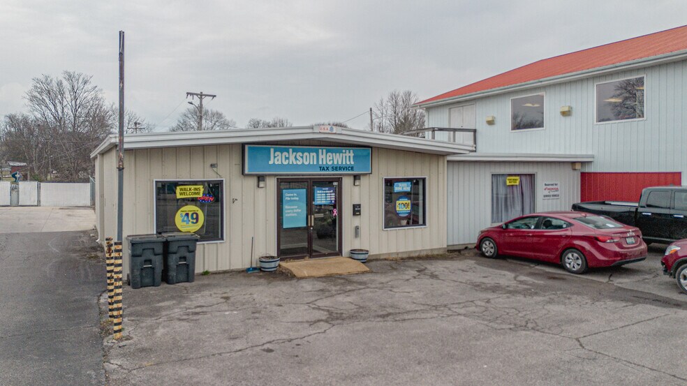 More Photos Of 1014 W Main St, Princeton Freestanding For Sale