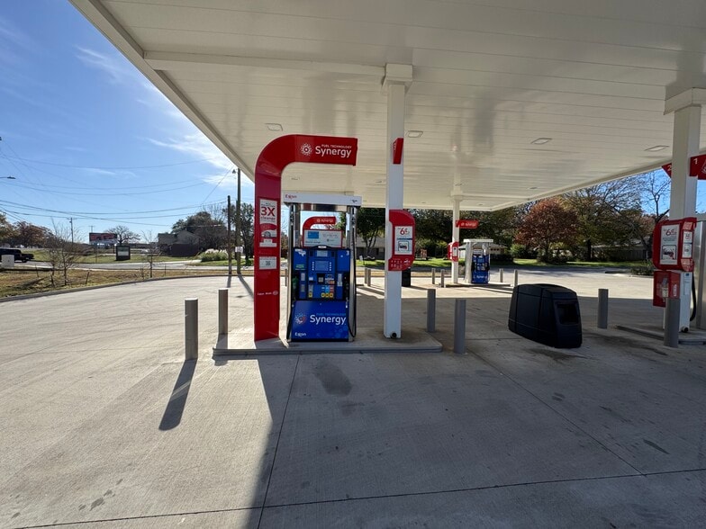 More Photos Of 5315 Troup Hwy, Tyler General Retail For Sale