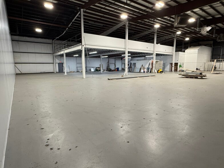 More Photos Of 1437 Bedford St, Abington Industrial For Sale