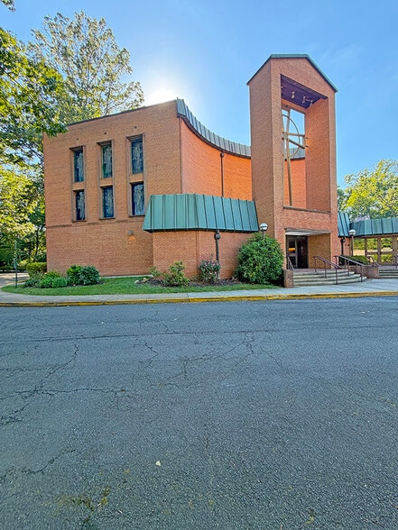 More Photos Of 8336 Carrleigh Pky, West Springfield Religious Facility For Sale