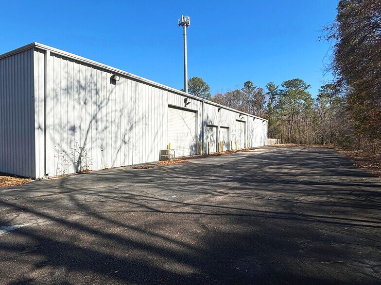 More Photos Of 779 Saint James Ave, Goose Creek Light Distribution For Lease