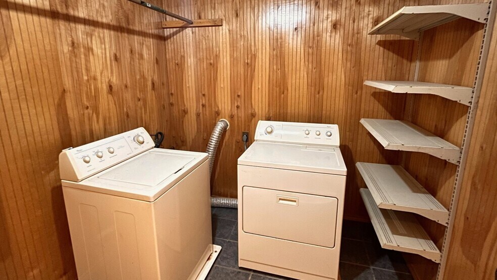 More Photos Of 645 NW 564 loop, Mineola Auto Repair For Sale