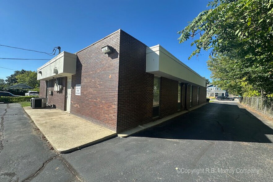 More Photos Of 1614 N Benton Ave, Springfield Office For Sale