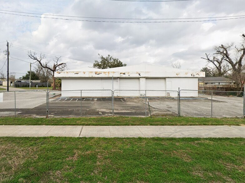 More Photos Of 10404 Northwest Fwy, Houston Service Station For Lease
