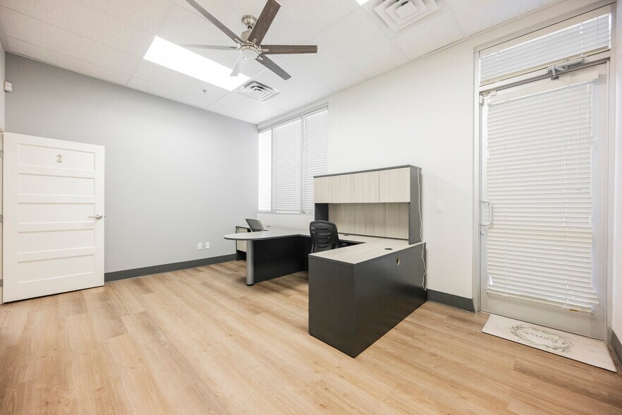 More Photos Of 3680 E Sunset Rd, Las Vegas Office For Sale