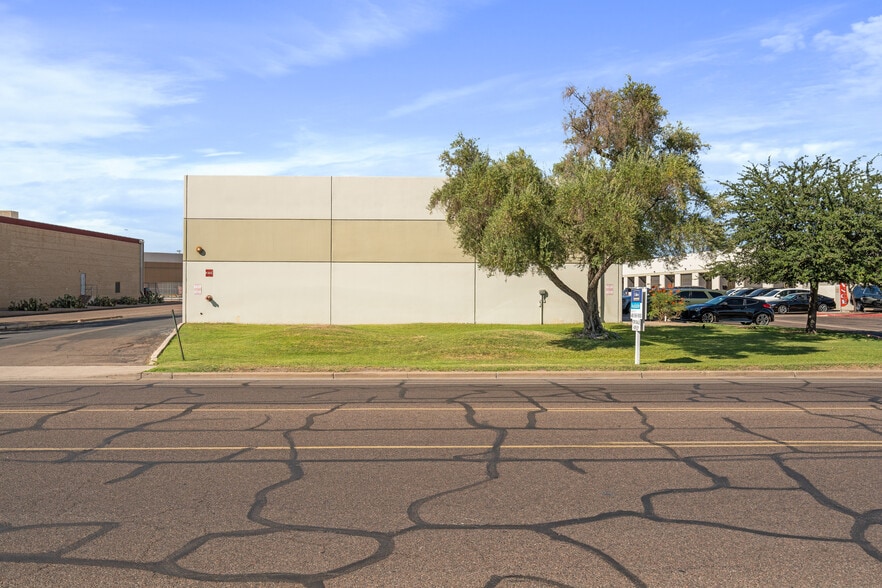 More Photos Of 2346 E University Dr, Phoenix Warehouse For Sale