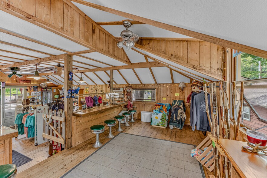 More Photos Of 218 US Route 3, Lincoln Hospitality For Sale