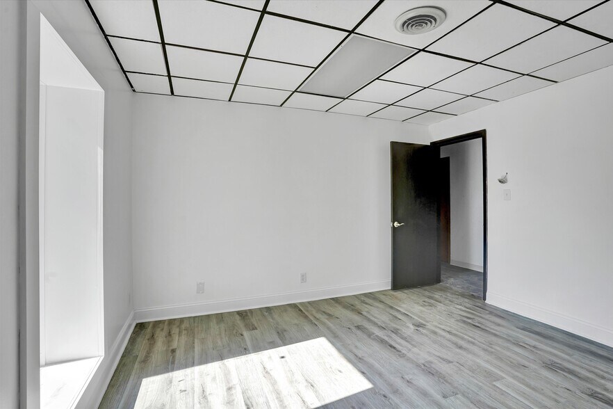 More Photos Of 101 E Tennessee Ave, Oak Ridge Office For Lease