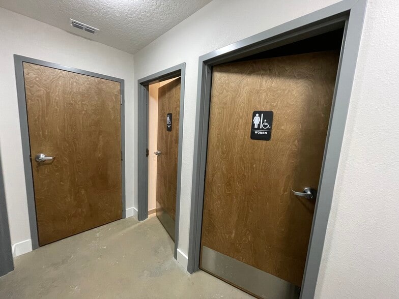 More Photos Of 24 E Magnolia Ave, Eustis Storefront For Lease