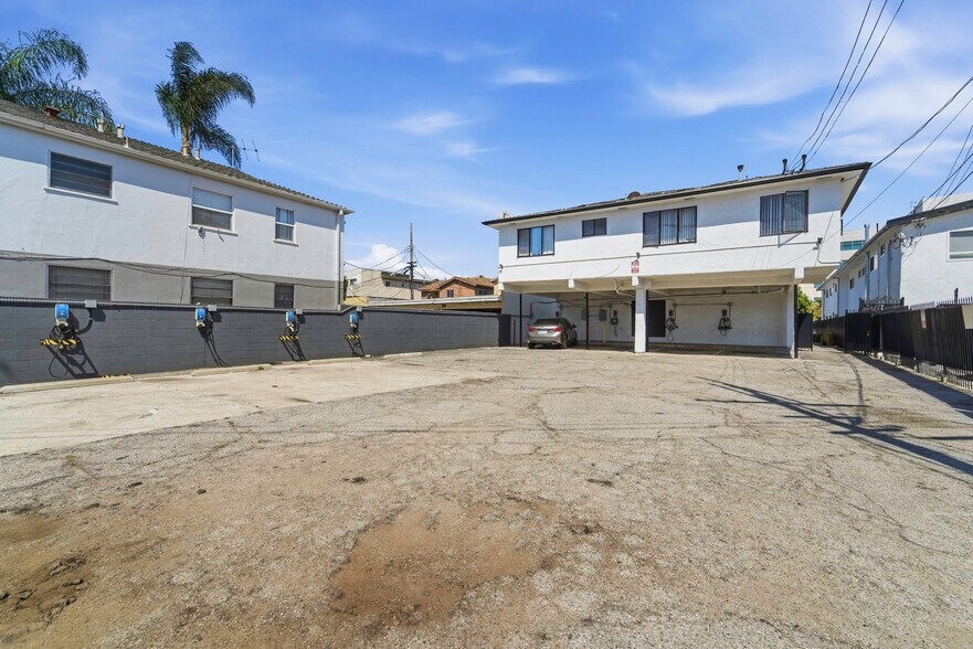 More Photos Of 6036 Cadillac Ave, Los Angeles Multifamily For Sale