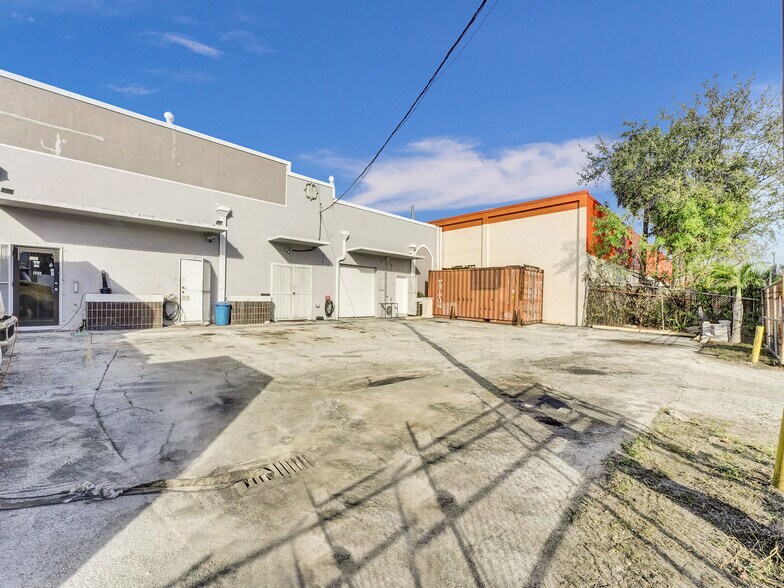 More Photos Of 10812-10818 NW 6th Ct, Miami Warehouse For Sale