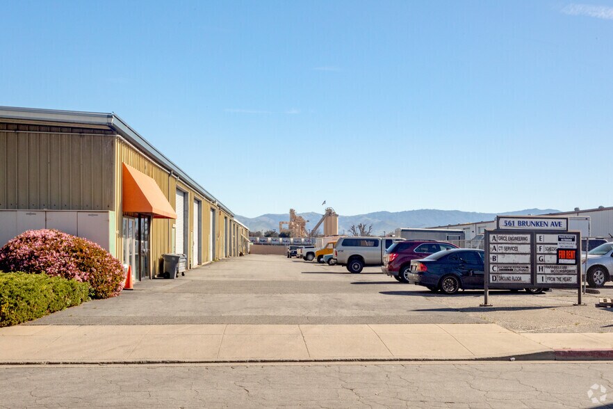 More Photos Of 557-561 Brunken Ave, Salinas Warehouse For Lease