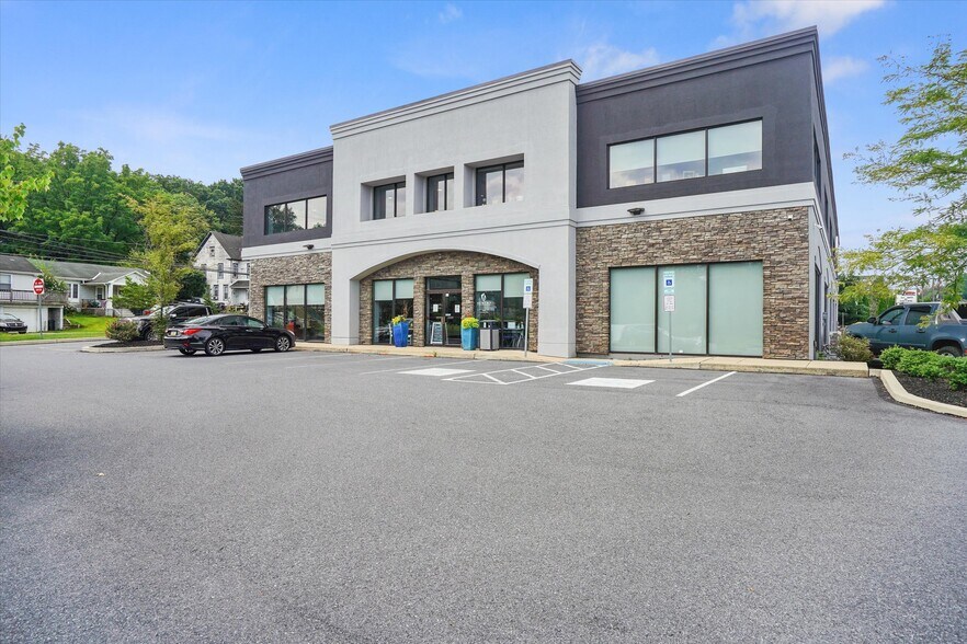 More Photos Of 2395 Lancaster Pike, Reading Coworking Space