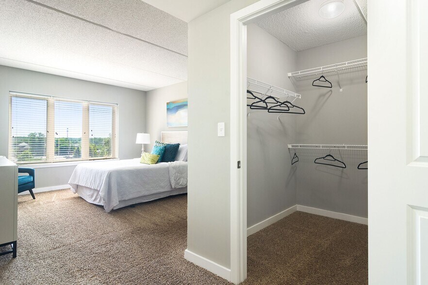 More Photos Of 1255 Town Center Rd, Vernon Hills Apartments For Lease