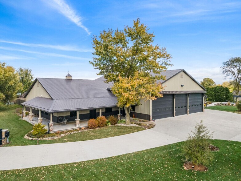 More Photos Of 15306 Covington Rd, Fort Wayne Flex For Sale