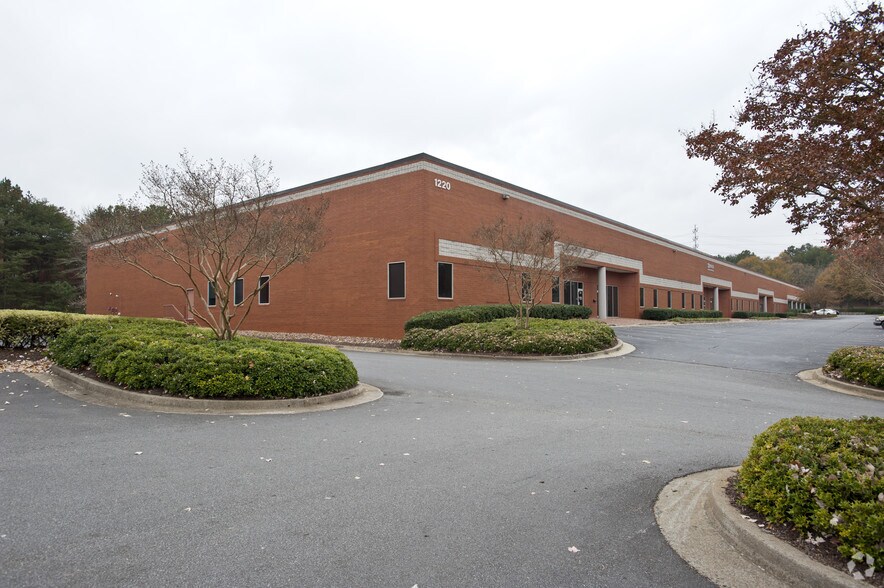 More Photos Of 1220 Kennestone Cir, Marietta Warehouse For Lease