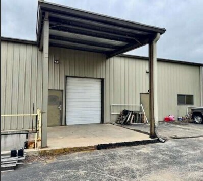 More Photos Of S83W18510 Saturn Dr, Muskego Manufacturing For Sale