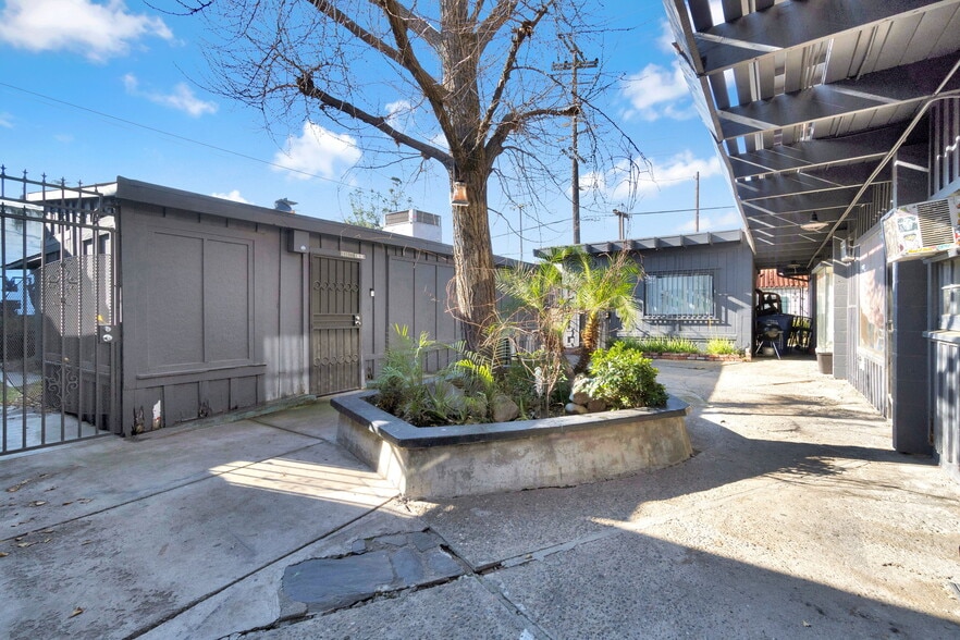 More Photos Of 1459 N Van Ness Ave, Fresno Storefront For Sale