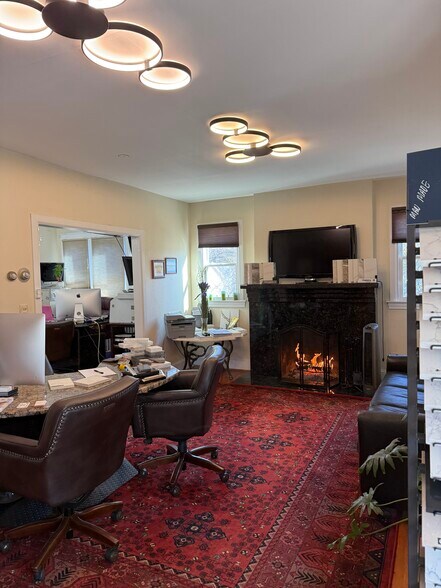 More Photos Of 110 Defense Hwy, Annapolis Office For Sale