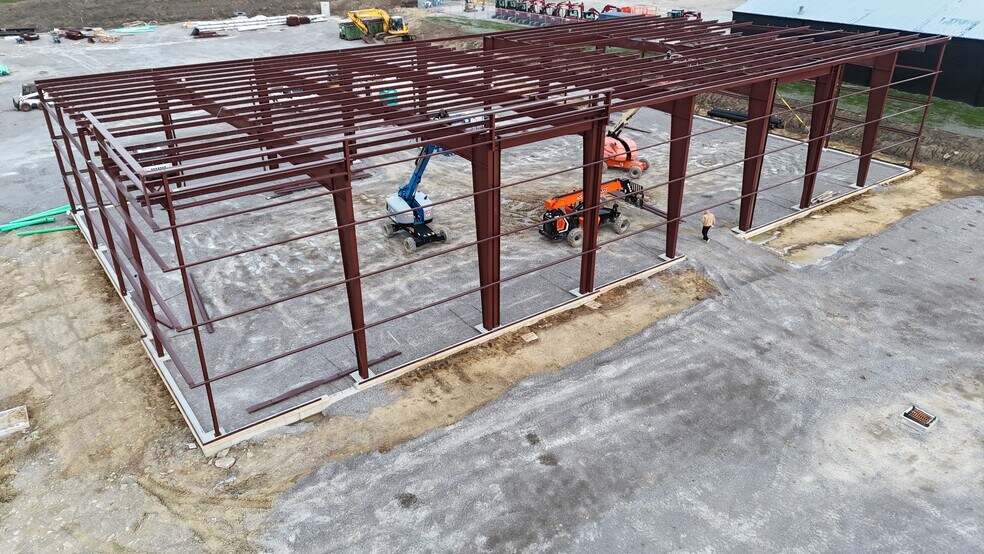 More Photos Of 9381 Seward Rd, Fairfield Warehouse For Lease