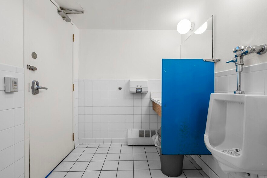 More Photos Of 385 Main St, West Haven Medical For Sale