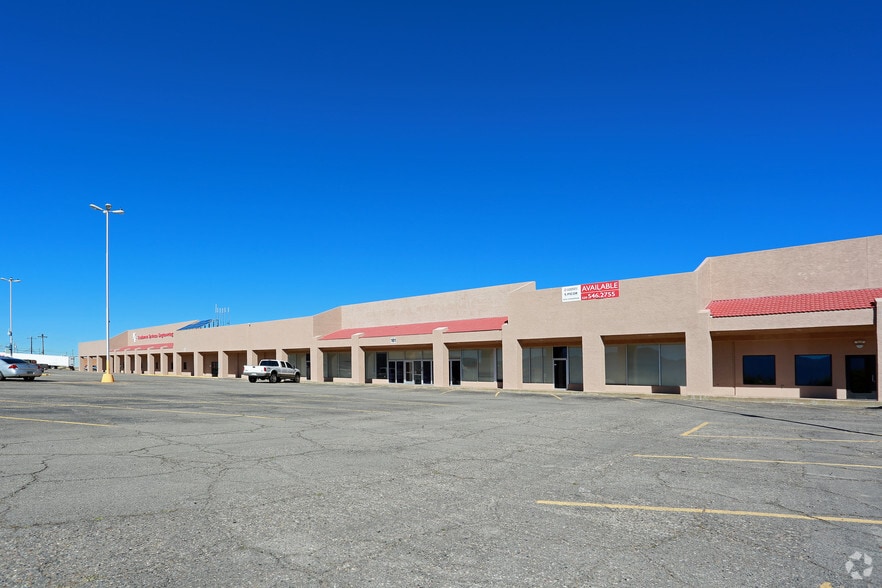 More Photos Of 35-161 E Wilcox Dr, Sierra Vista General Retail For Lease